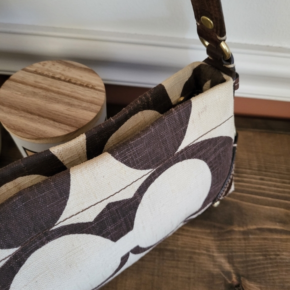 Coach Signature Summer Bagette Style Satchel - Picture 6 of 13